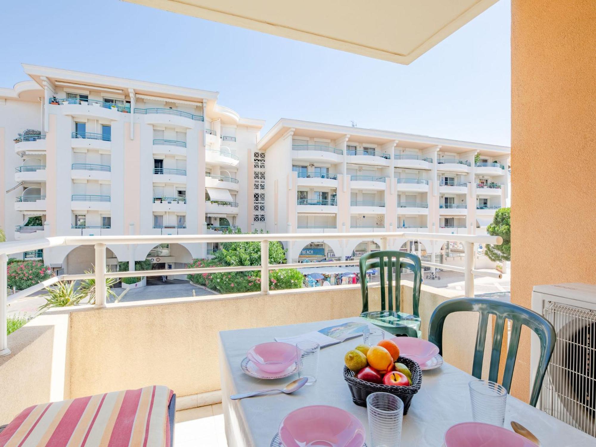 Apartment Les Rives Latines By Interhome Fréjus